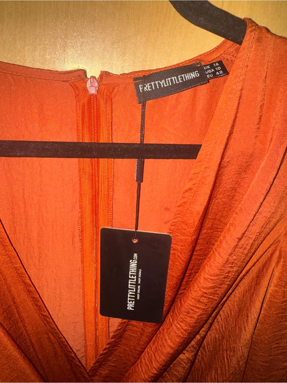 PrettyLittleThing  Satin Rust Orange Long Split Sleeve Twist-Front Dress - Picture 4 of 5